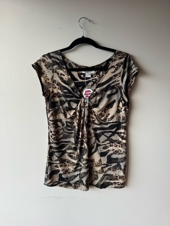 Bianca Nygard Animal Print Short Sleeve V-Neck Top - Picture 3 of 6